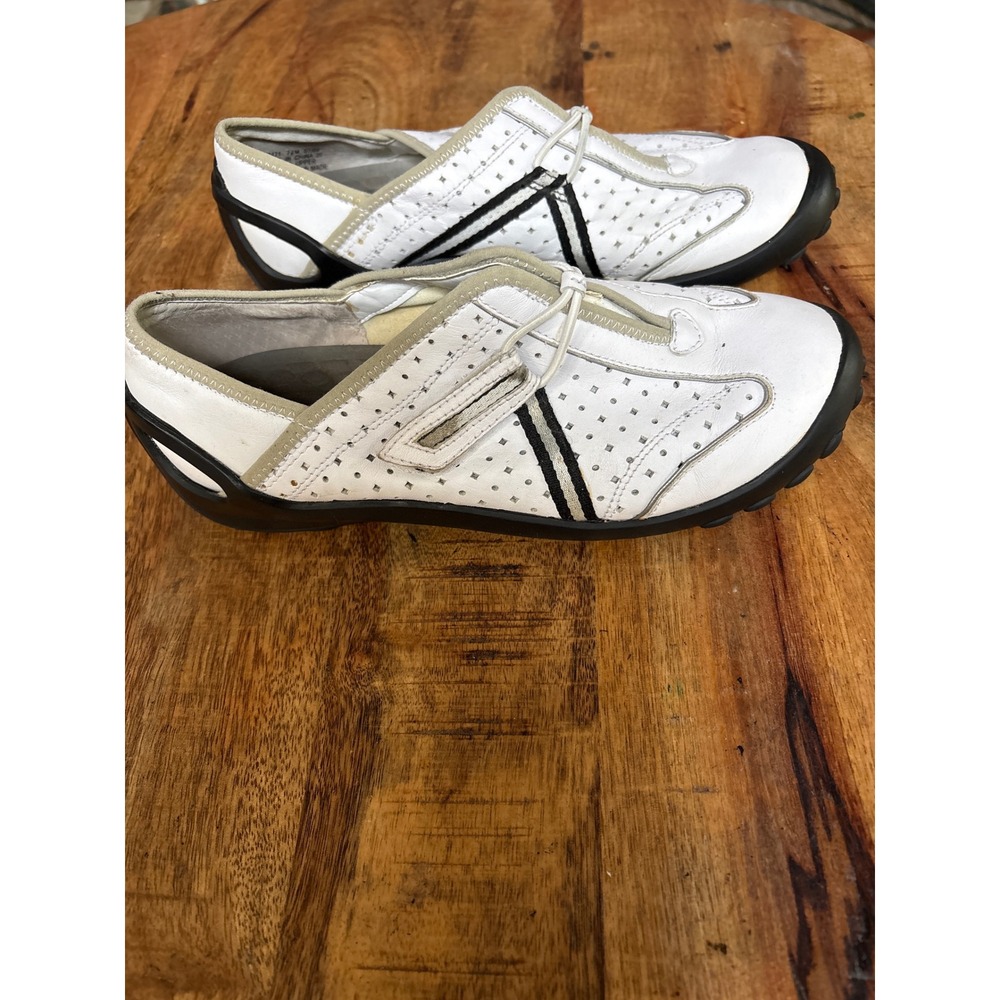 Privo by Clarks Womens White Leather SlipOn Sneakers Perforated Bungee Flats7.5M - Picture 2 of 6